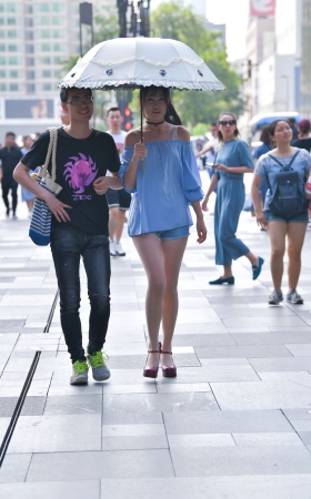 性感热裤肉丝大长腿女友