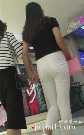 街拍白裤美臀性感美女跟闺蜜逛商场 [1.33 GB]