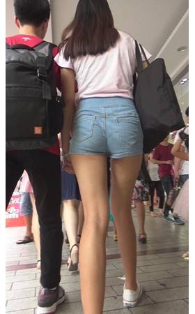 长腿牛仔短裤妹子