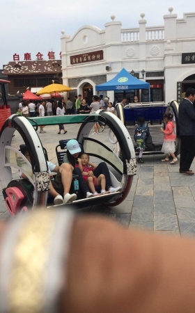 街拍大赛第三季首发----牛仔高弹紧身裤丰臀少妇 [17P]