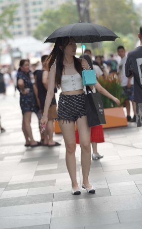 两位美腿小姐姐