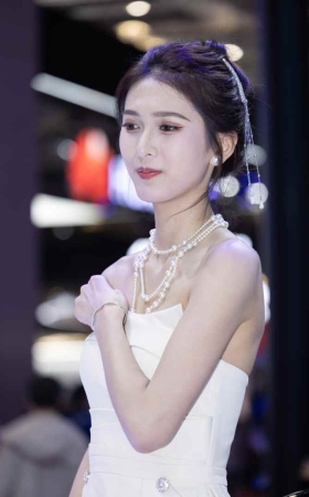 白裙女神蔡悦 [132P1V-1.55GB]