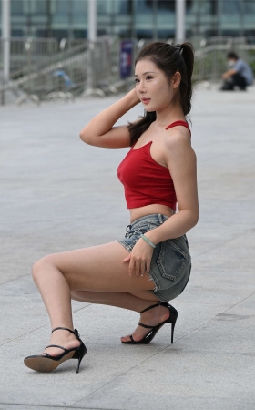 热裤美腿美足美女