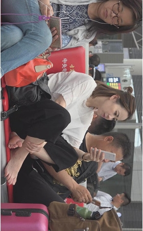 黑裤妹子