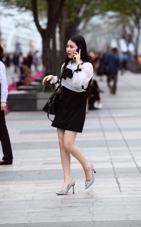 高跟美腿小姐姐