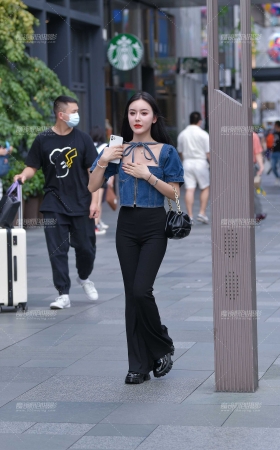 黑丝紧身喇叭裤美女 [19P]