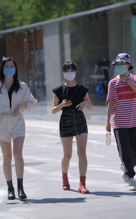 黑色皮裙小姐姐