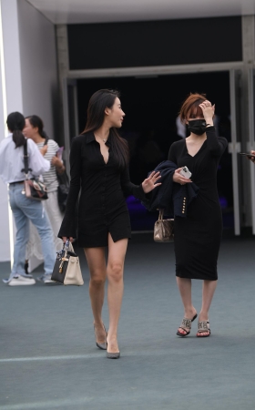 美腿高跟美女