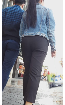 丰满黑裤