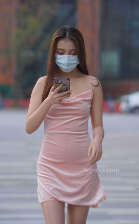 粉色短裙美女【套图+视频】<font color=red> [10P]</font>