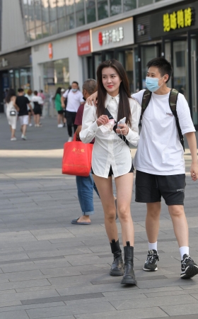 大长腿美女