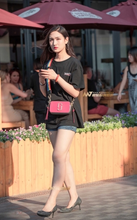 B49、这个少女有点冷 [25P]