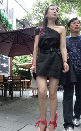 4K 性感红高跟街拍短裙美女