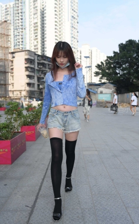 程生街拍●长筒袜女孩 【套图+视频】<font color=red> [10P]</font>