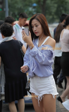 寂寞的她 [19P]