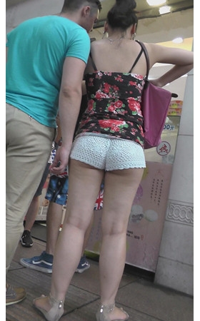 有个国外男友的热辣月牙妹子