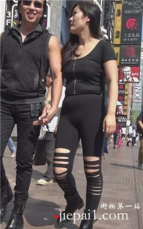 4k-街拍圆臀大美女的超薄破洞打底裤诱惑 [2.30 GB]