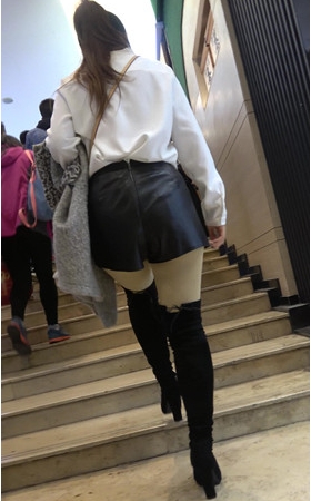 黑色高靴皮裤肉丝美女