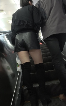 皮裤小姐姐