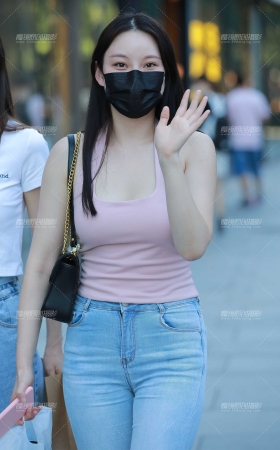 丰满蓝牛美眉 [23P]