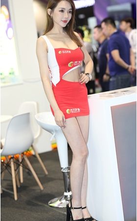 红裙长腿美模【套图+视频】