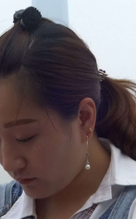 牛仔裙丝袜少妇 [441 MB/MP4]