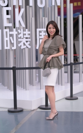 美腿美足的高层女主管