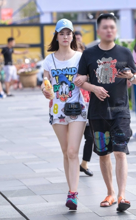 美丽与美腿并存的肉感媳妇 [18P]