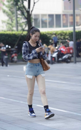 [kaine专区] 爱笑的女孩 【图片➕视频】<font color=red> [10P]</font>