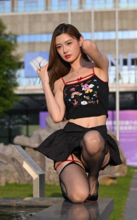 黑裙个性吊带 [172P-2.81GB]