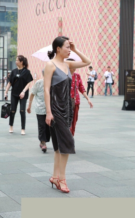 红色的玫瑰性感丰韵的女人MJ1725[227M]