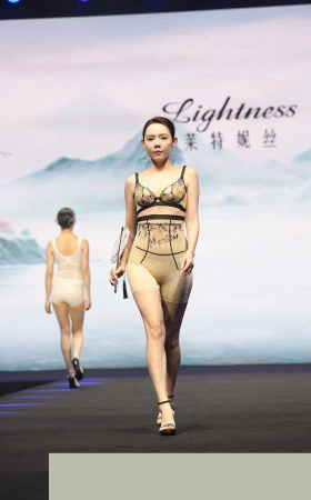 塑身美女走秀3A8112[855M]