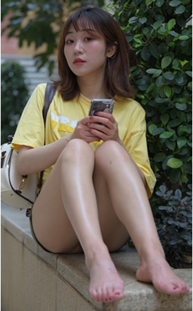 （视频）绿色短裙女孩