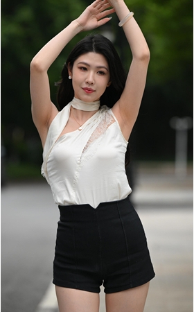 漂亮的黑热裤美女(114P)