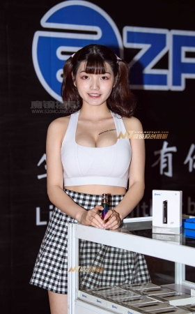 展位上的童颜巨乳模特 [12P]
