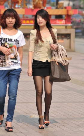包臀裙少妇  黑丝高跟 完美长腿 [17P]