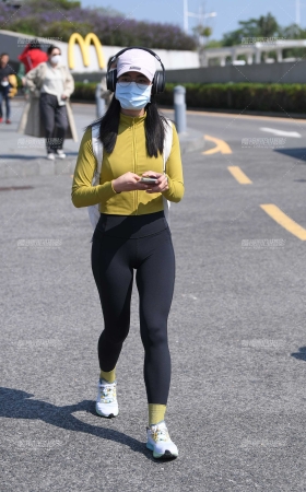 紧致紧身裤翘臀女孩 [23P]