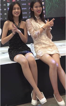 两个模特美女