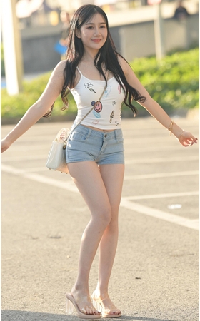 牛仔热裤高跟美女(94P)
