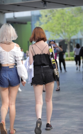 热裤闺蜜