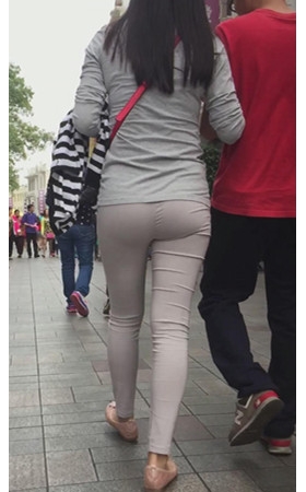 灰裤紧身美妇