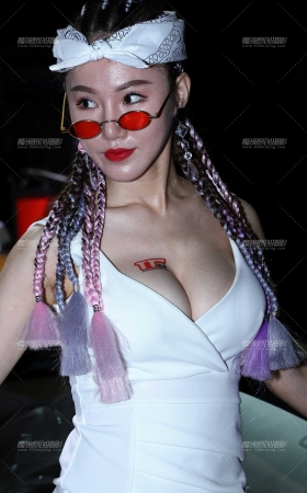 白衣美胸 [38P]