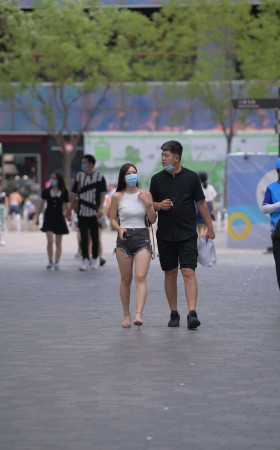长发齐腰小姐姐