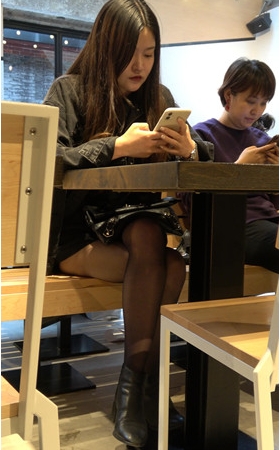 黑丝丰腴小姐姐