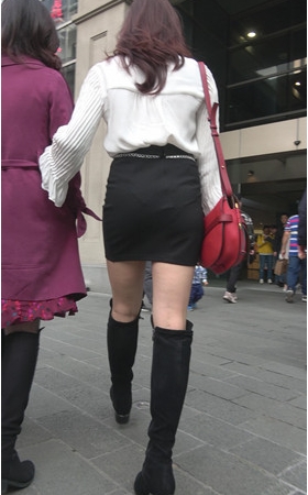 黑色包臀裙小姐姐