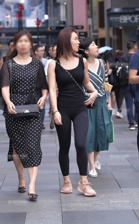 黑色瑜伽裤，素颜MM [16P]