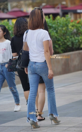 高挑身材随和南国美女 [12P]