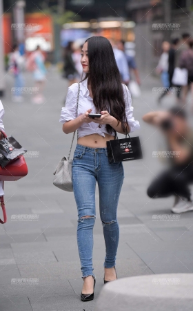 紧牛美眉 [14P]