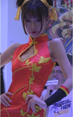 漂亮的可爱丸子头小姐姐