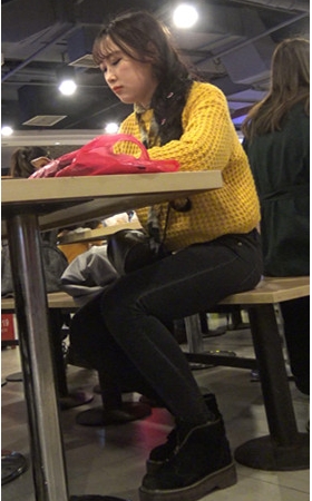 黄衣美女